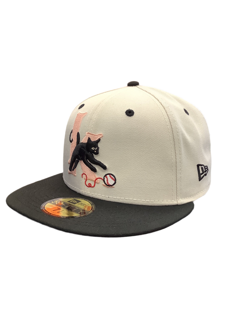 NEW - Authentic Caterpillar CAT logo Black/White Mesh Hat